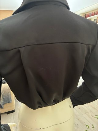 Camisa Stradivarius negra corta