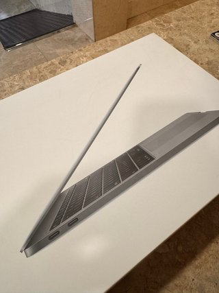 Caja MacBook Pro 13 Apple