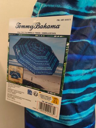 Sombrilla de playa Tommy Bahama.