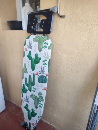 Plancha de ropa Rowenta blanca y azul