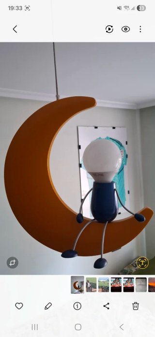 Lámpara infantil de techo luna
