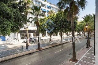 Piso en venta en Puerto Banús en Marbella