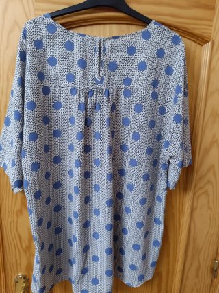 Blusa raso lunares azul 46/3XL