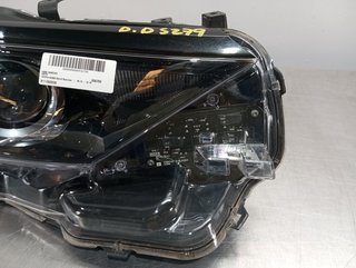 FARO DERECHO TOYOTA AURIS (E18) 2ZR 8111002K30