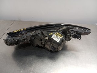 FARO DERECHO TOYOTA AURIS (E18) 2ZR 8111002K30