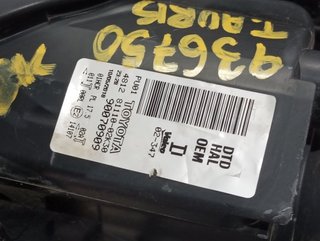 FARO DERECHO TOYOTA AURIS (E18) 2ZR 8111002K30