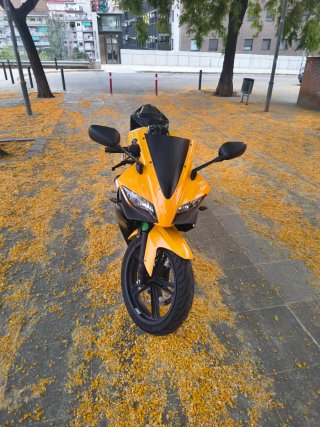 Yamaha YZF-R125 2008 Negra y Amarilla