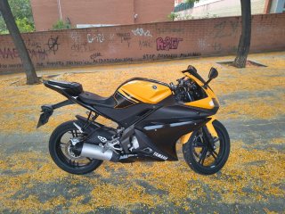 Yamaha YZF-R125 2008 Negra y Amarilla