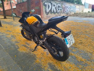 Yamaha YZF-R125 2008 Negra y Amarilla