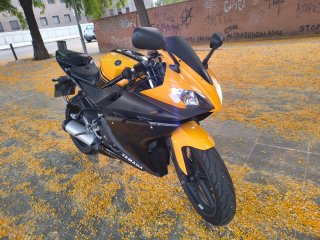 Yamaha YZF-R125 2008 Negra y Amarilla