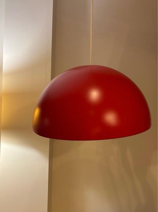 Lámpara de techo roja