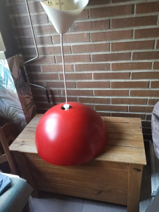 Lámpara de techo roja