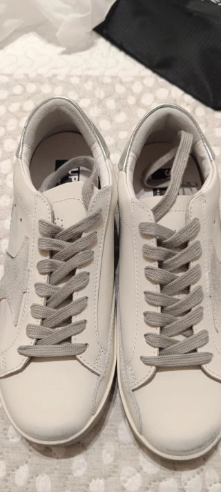 Zapatillas Deportivas. Blancas De piel