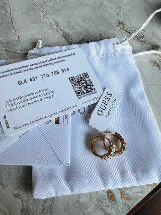 Pendientes Guess Bañados en Oro