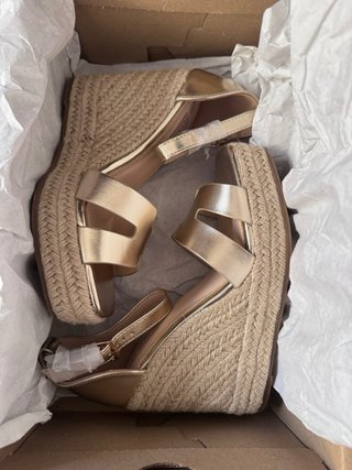 Sandalias doradas plataforma talla 36