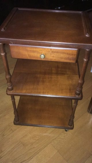 Mueble auxiliar con ruedas