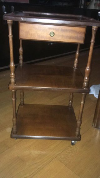 Mueble auxiliar con ruedas