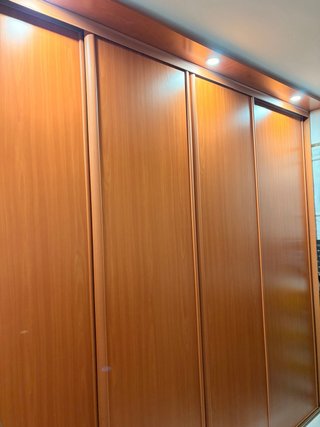 Armario vestidor de madera