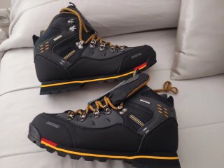 Botas de montaña, treking y senderismo