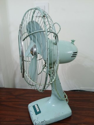 Ventilador KDK Deluxe Años 50 funcionando