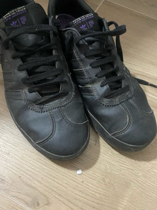 Adidas Gazelle Negras y Moradas