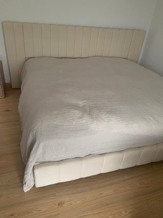 Cama King Size + Colchón Beige