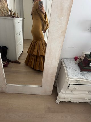 Traje de flamenca dorado