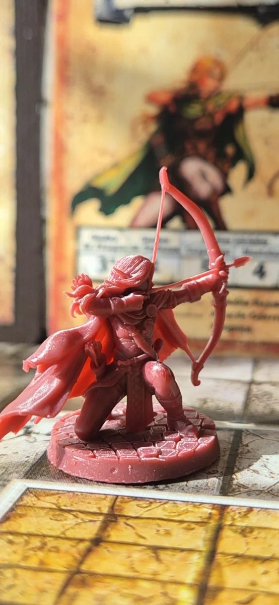 Miniatura Exploradora Elfa Resina Roja