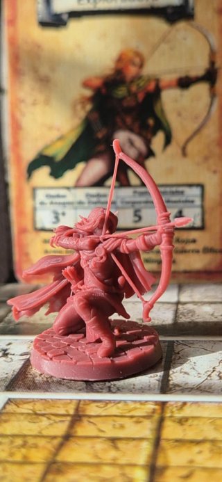 Miniatura Exploradora Elfa Resina Roja