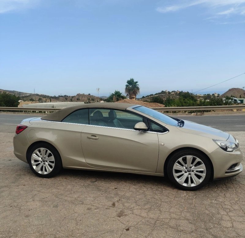 Opel Cabrio 2014 - foto 1