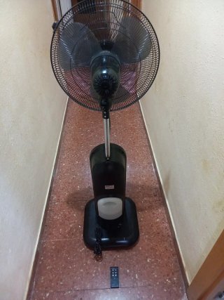 Ventilador de suelo nebulizador mando