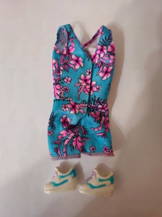 Mono Barbie floral azul y rosa