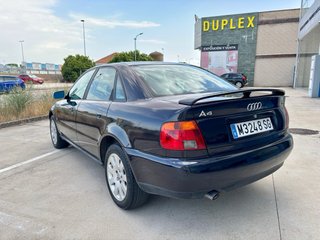 Audi A4 1.8 125cv