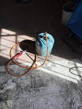Soplete con bombona y manguera