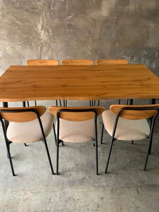 Mesa de comedor y 4 sillas