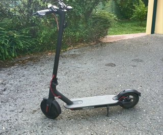 Xiaomi m365 + cargador original.patinete electrico