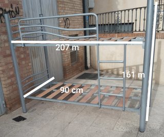 Litera metálica con somieres de madera