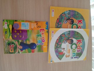 Libros de 3° de primaria de colegio Solar del Cid.