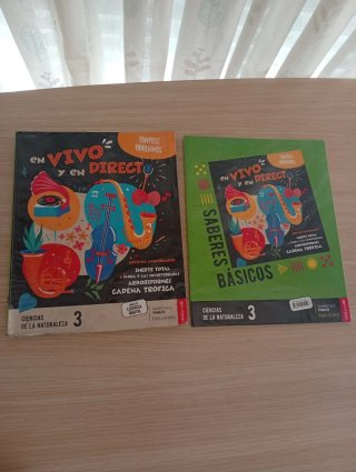 Libros de 3° de primaria de colegio Solar del Cid.