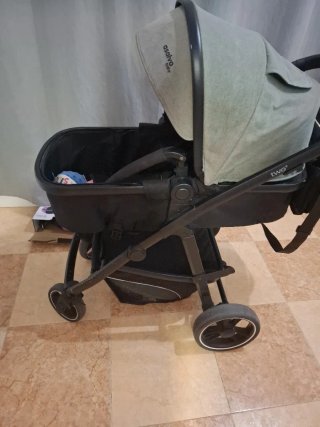 Carro de bebé convertible + silla coche