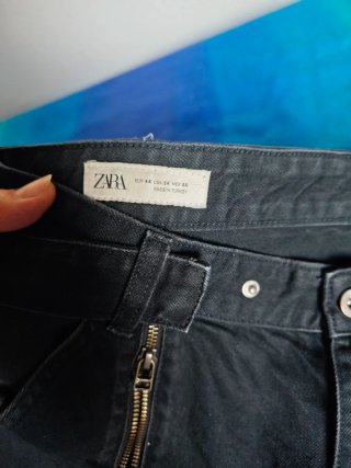 Pantalón corto Zara negro talla L