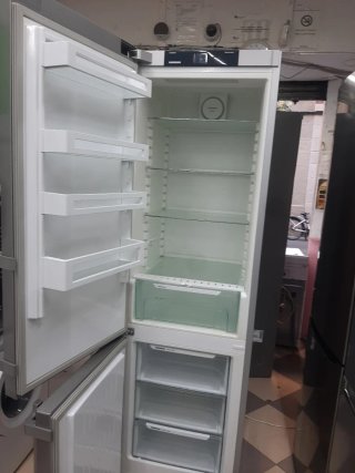 Frigorífico Liebherr plateado