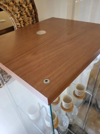 Vitrina de cristal y madera