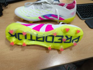 Zapatillas Adidas Futbol Blancas y Rosas