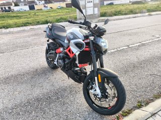 Aprilia Shiver 900 Negra/Plata