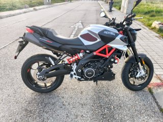 Aprilia Shiver 900 Negra/Plata