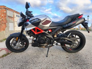 Aprilia Shiver 900 Negra/Plata