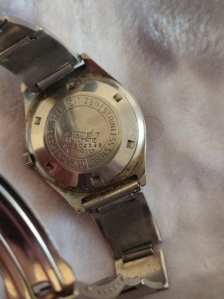 Reloj Citizen V2 Seven Stars Automático