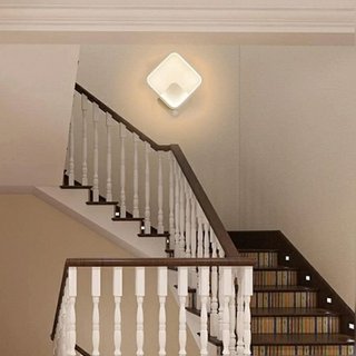 Aplique negro sensor mov. led luz cálida NUEVO