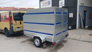 Remolque cerrado